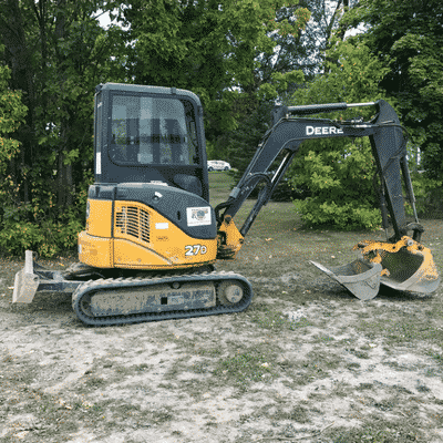 Démolition Beauce réalise du démantèlement et des mini excavations. Offer des services de location de main d’œuvre et de machinerie.